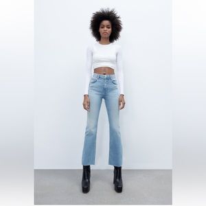 ZARA MID RISE CROPPED FLARE JEAN SIZE 10